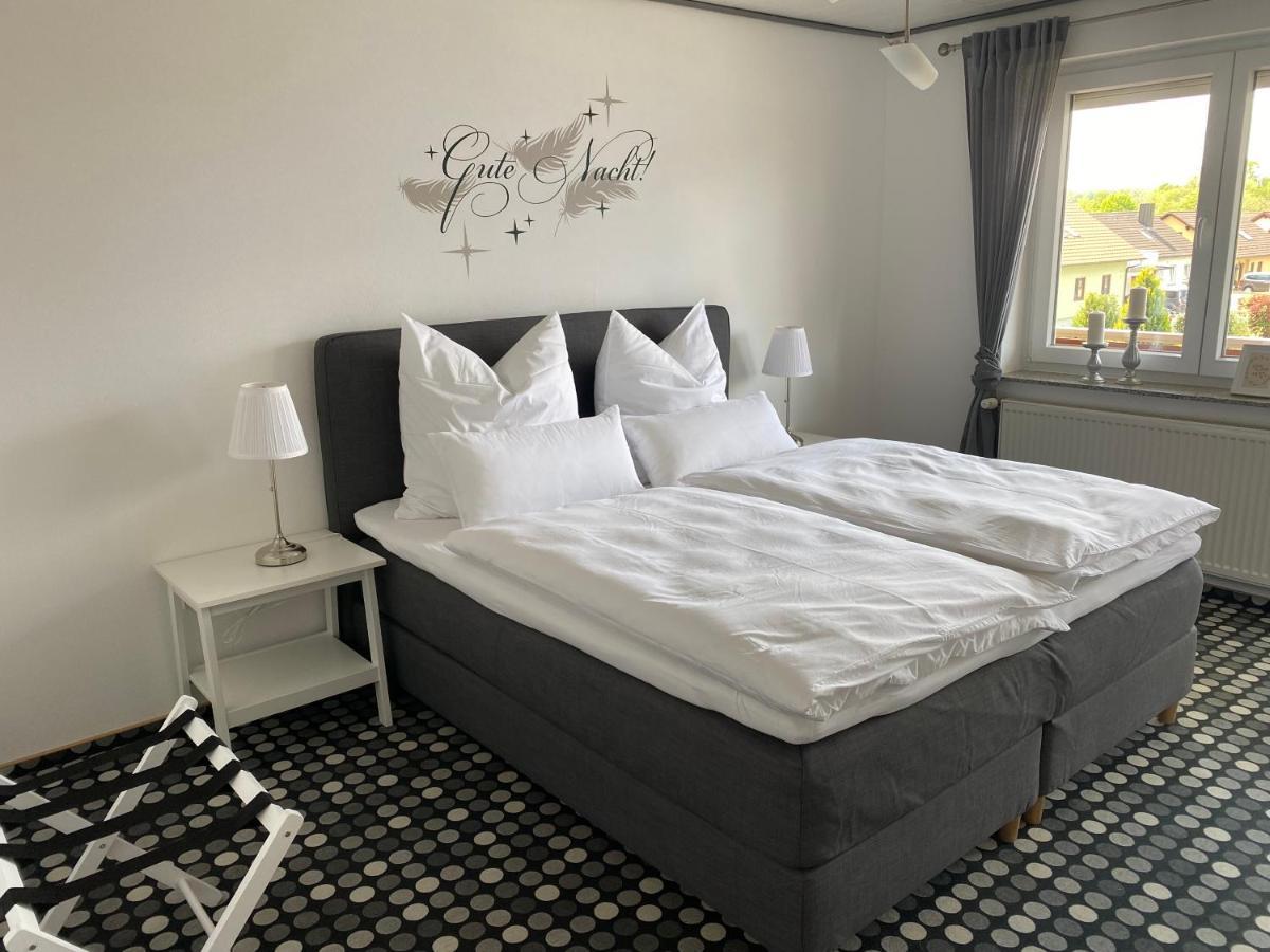 Tolle Ferienwohnung in Löffelsterz Schonungen Exterior foto